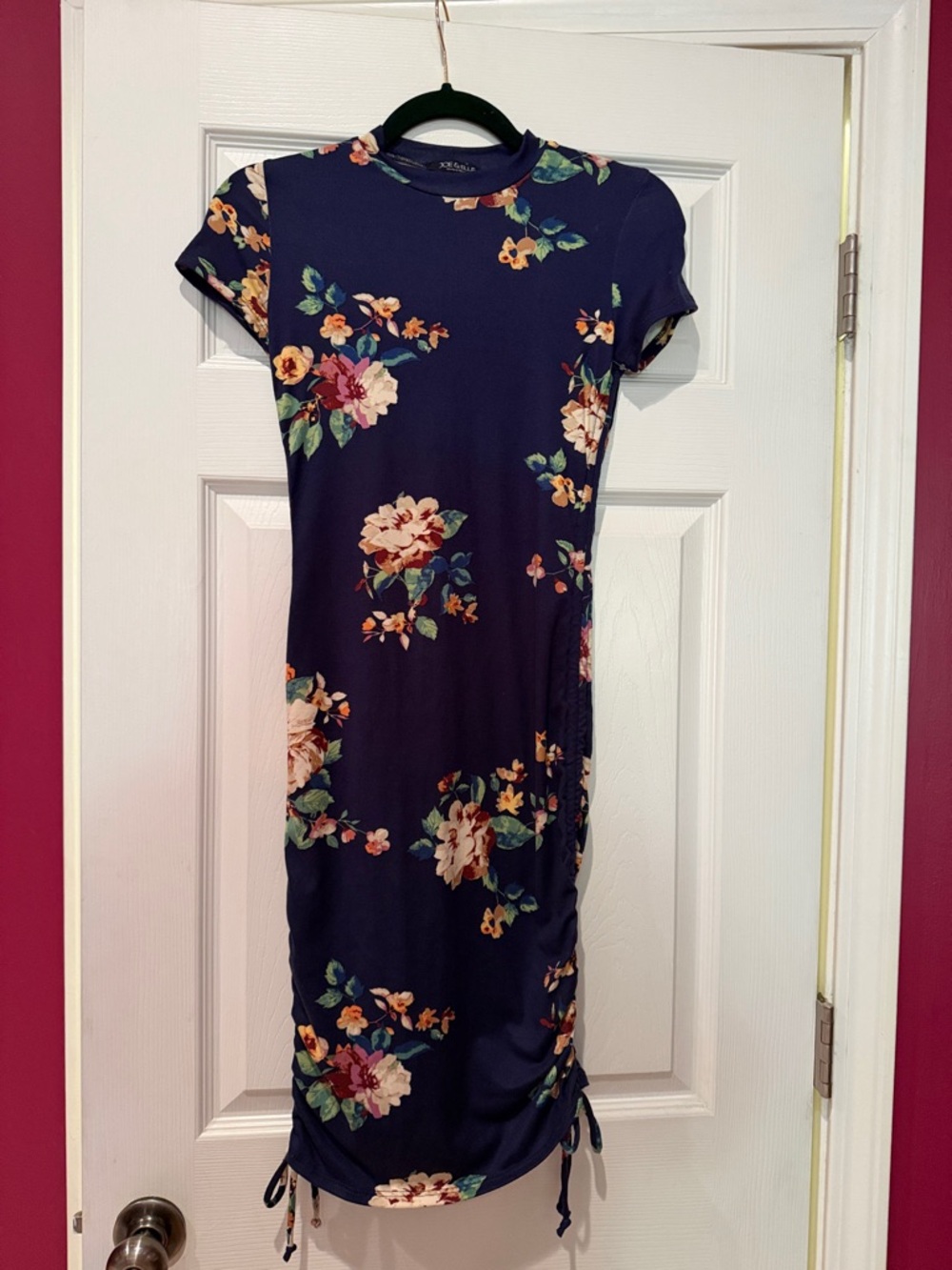 Joe & Elle Navy Floral Short-Sleeve Ruched Midi Dress
